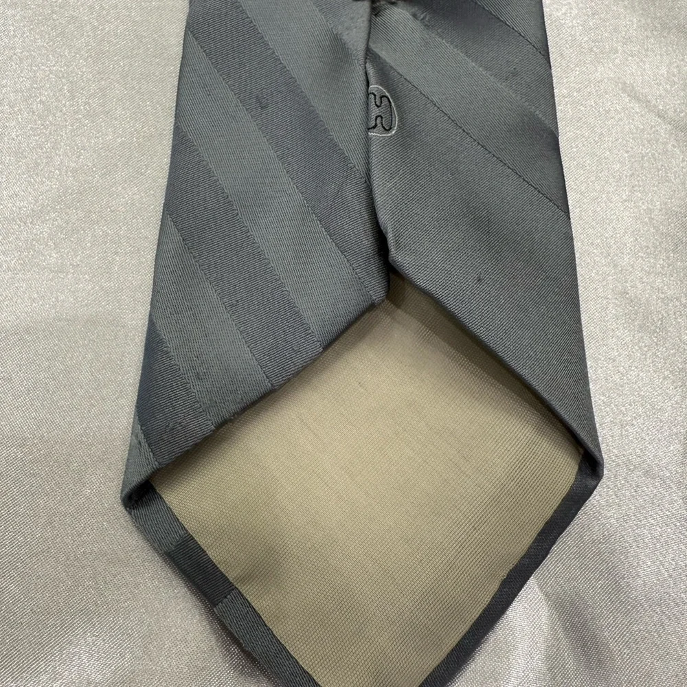 HALSTON III Gray Striped Tie